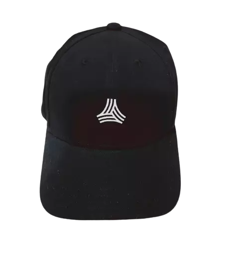 Gorra negra logo lineas triangulo